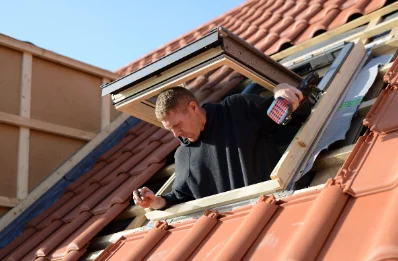Pose de fenêtres de toit Velux à la Ferrière-au-Doyen